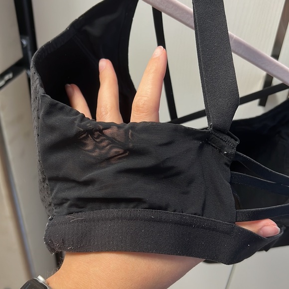 Victoria’s Secret black adjustable side mesh sports bra (with pads) - Picture 3 of 3